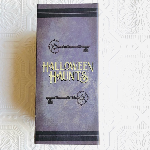 Halloween Haunts Book Storage - Picture 4 of 15